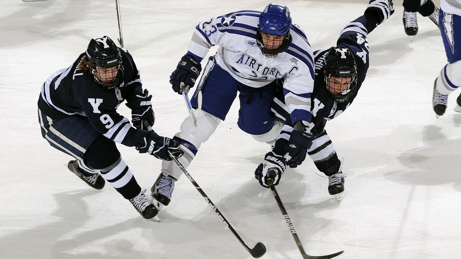 英超第X轮最佳阵容揭晓,希勒钦点托纳利领衔中场,沃特金斯埃泽闪耀锋线