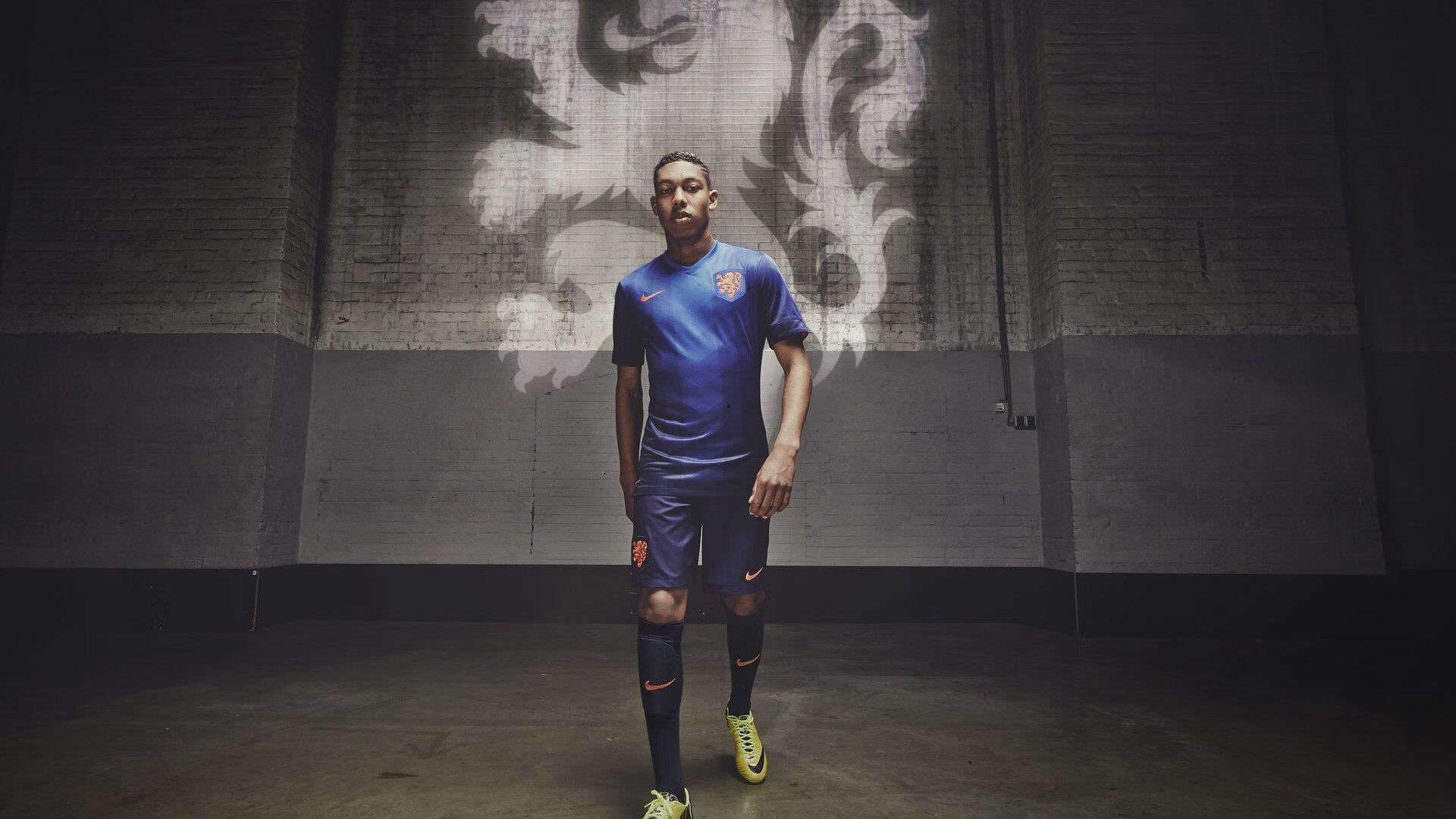 英超历史最年轻夺冠教练榜，穆里尼奥42岁居首，斯洛特46岁第三