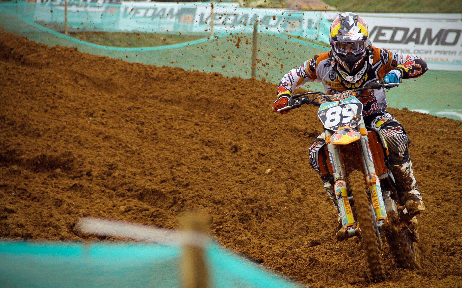 黄蜂官方宣布约什·格林成功接受肩部手术，预计康复期将影响季前备战